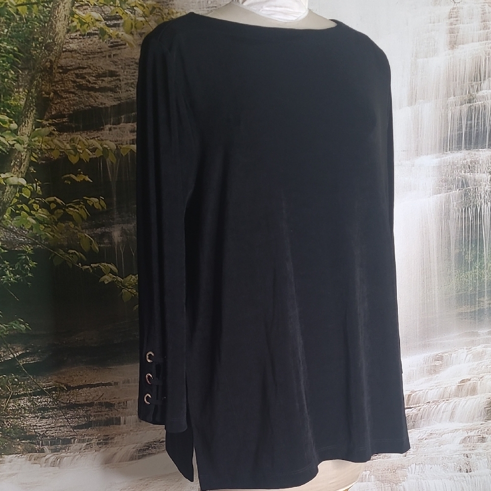 New with tags! Chico's 4 Womens XXL long sleeve classic black top silver grommet